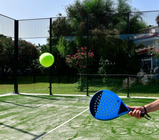 Tenis Sahası